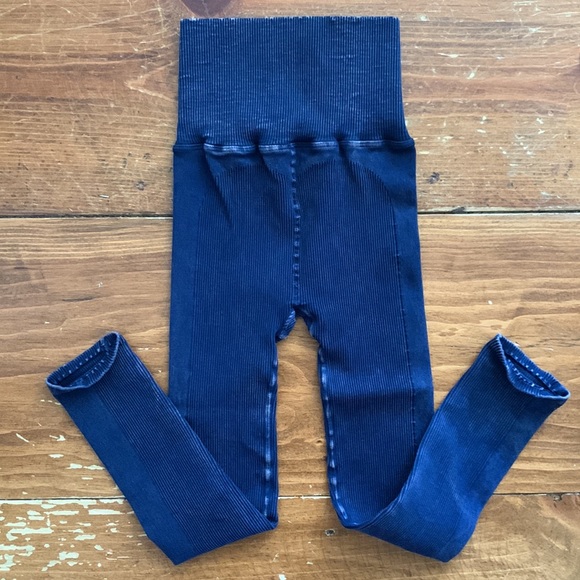 🔥NWOT Free People Happiness Leggings - Picture 4 of 5